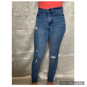 High waist blue jeans